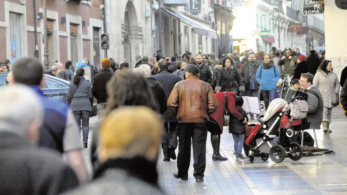 La Calle Ancha ha sido uno de los enclaves más transitados. :: DANIEL MARTÍN