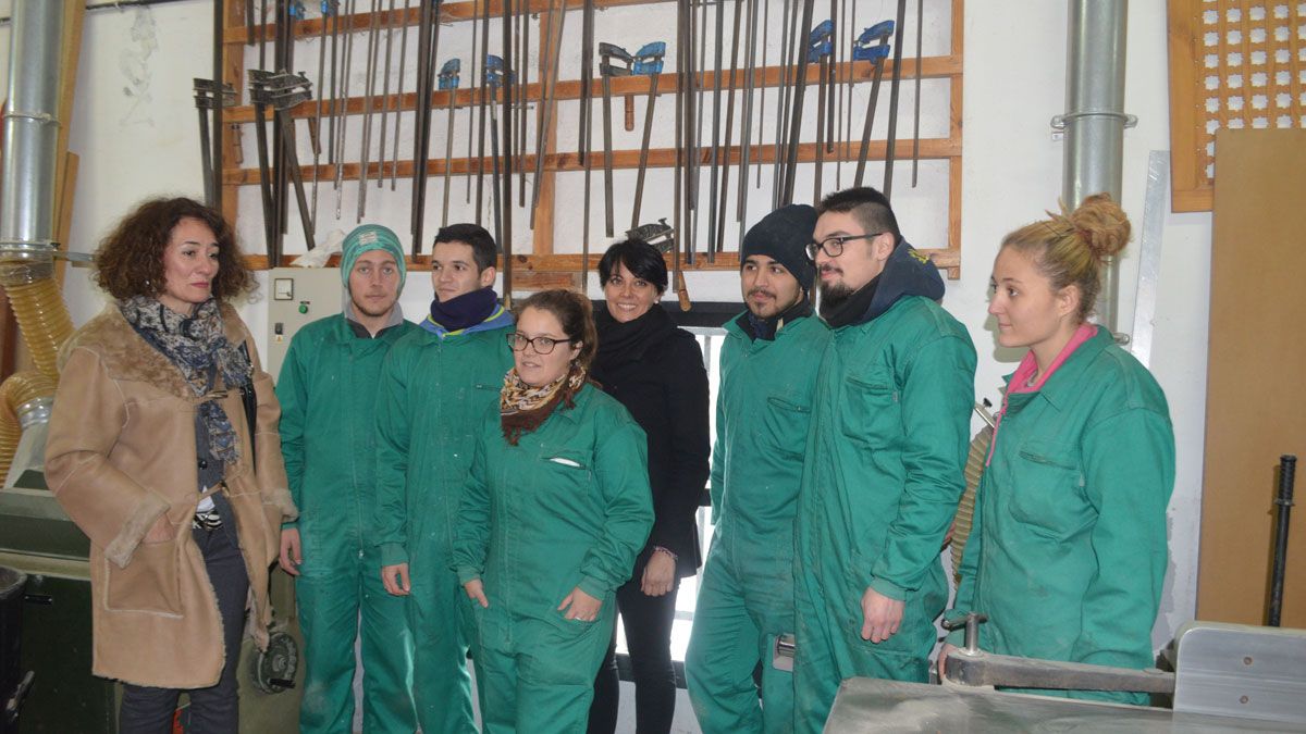 Merayo y Luna visitaron este jueves la Escuela Taller de Ponferrada. | L.N.C.