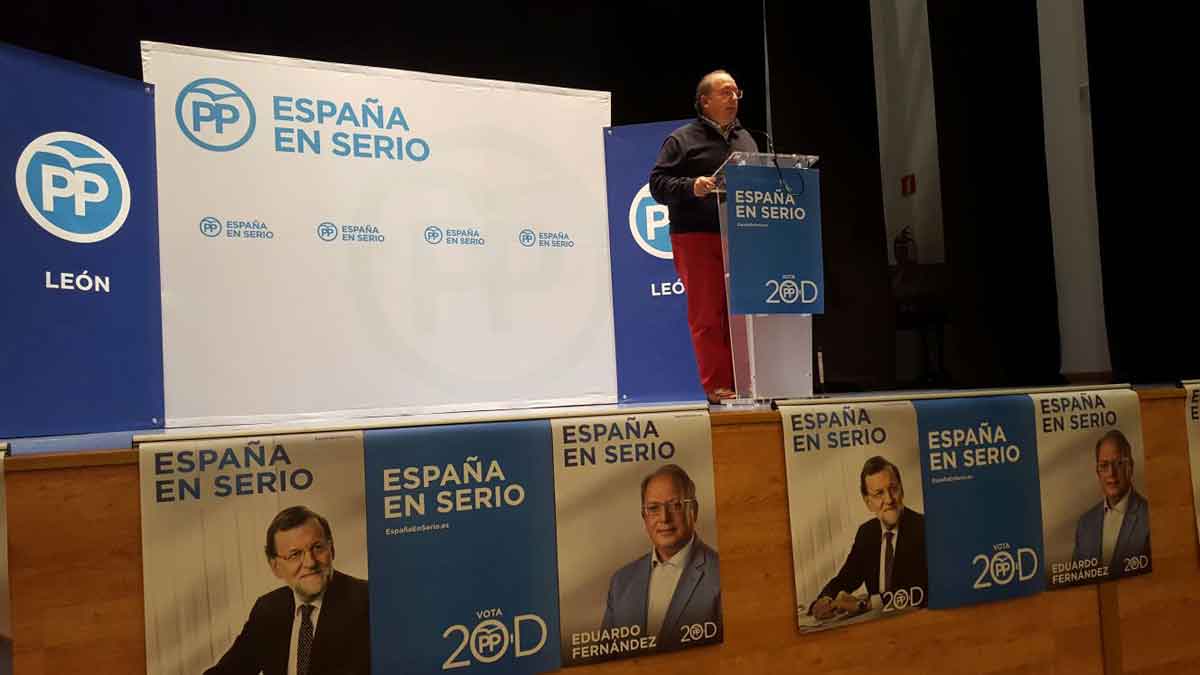 Eduardo Fernández, durante el mitin que ha protagonizado este viernes. | L.N.C.