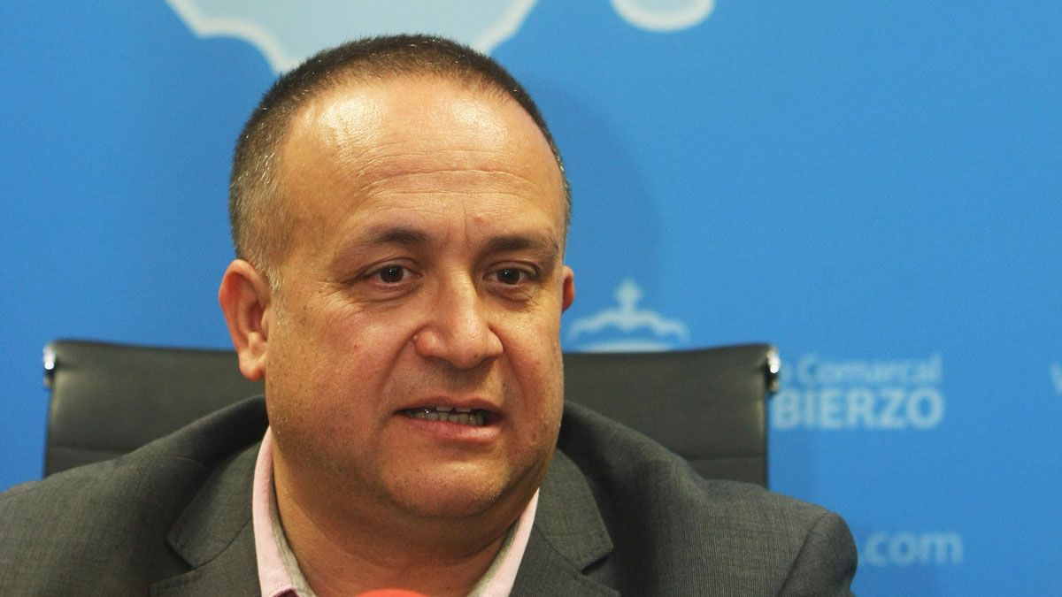 El presidente comarcal del Bierzo, Gerardo Álvarez Courel, este miércoles en rueda de prensa. | César Sánchez (Ical) El presidente comarcal del Bierzo, Gerardo Álvarez Courel, este miércoles en rueda de prensa. | César Sánchez (Ical)