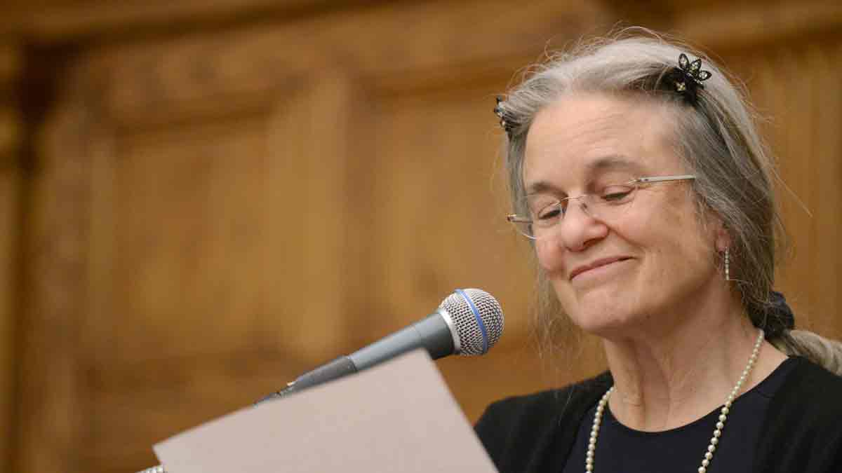 La poeta californiana Sharon Olds recibe mañana en León el XV Premio Leteo.