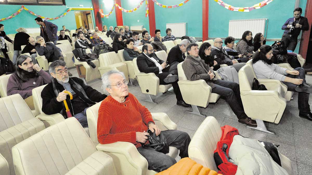 La formación celebró el final de la campaña electoral con un acto en el IES Juan del Enzina. | DANIEL MARTÍN