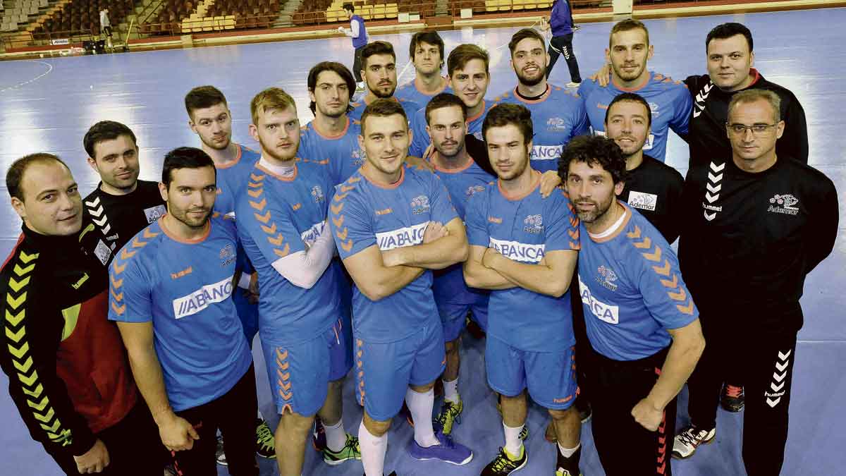 El Ademar, en su último entrenamiento antes de la Copa Asobal. | DANIEL MARTIN