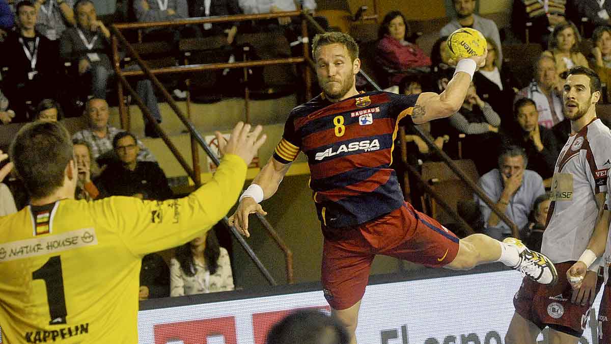 Víctor Tomás intenta batir a Kappelin durante la final. | DANIEL MARTIN