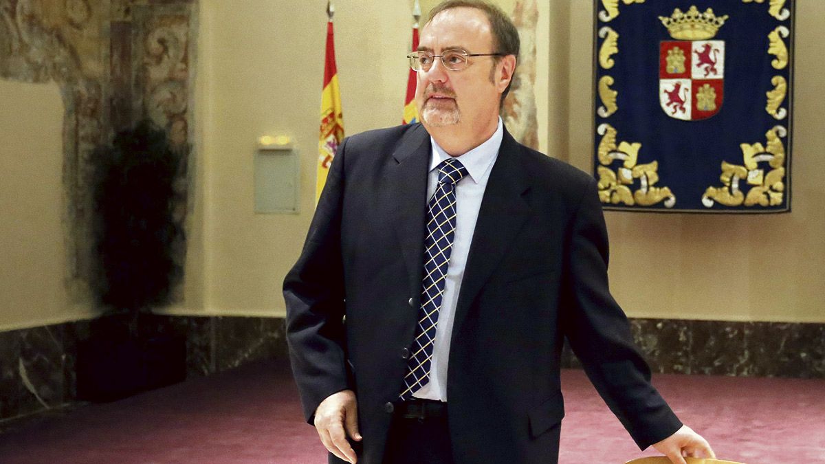 El consejero de Educación, Fernando Rey, asistió a la constitución del grupo sobre titulaciones universitarias. | ICAL