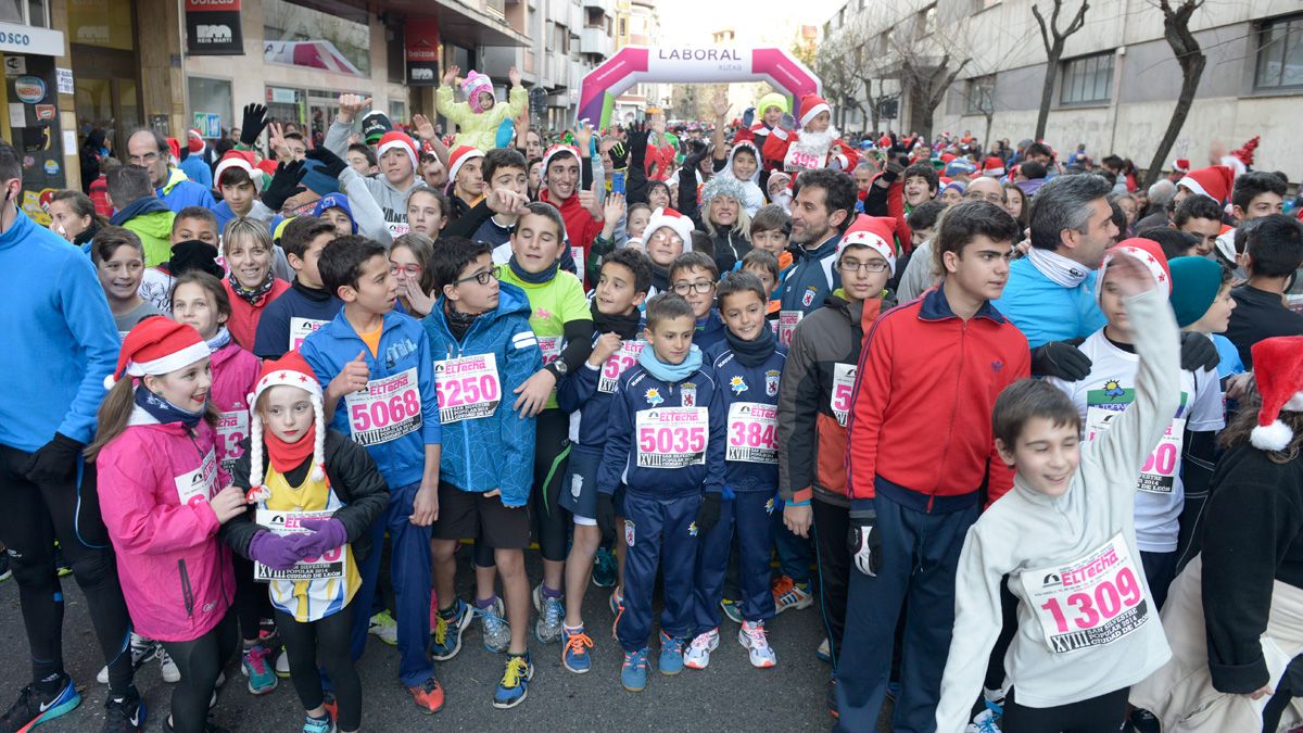 Salida de la San Silvestre de León en 2014. | MAURICIO PEÑA