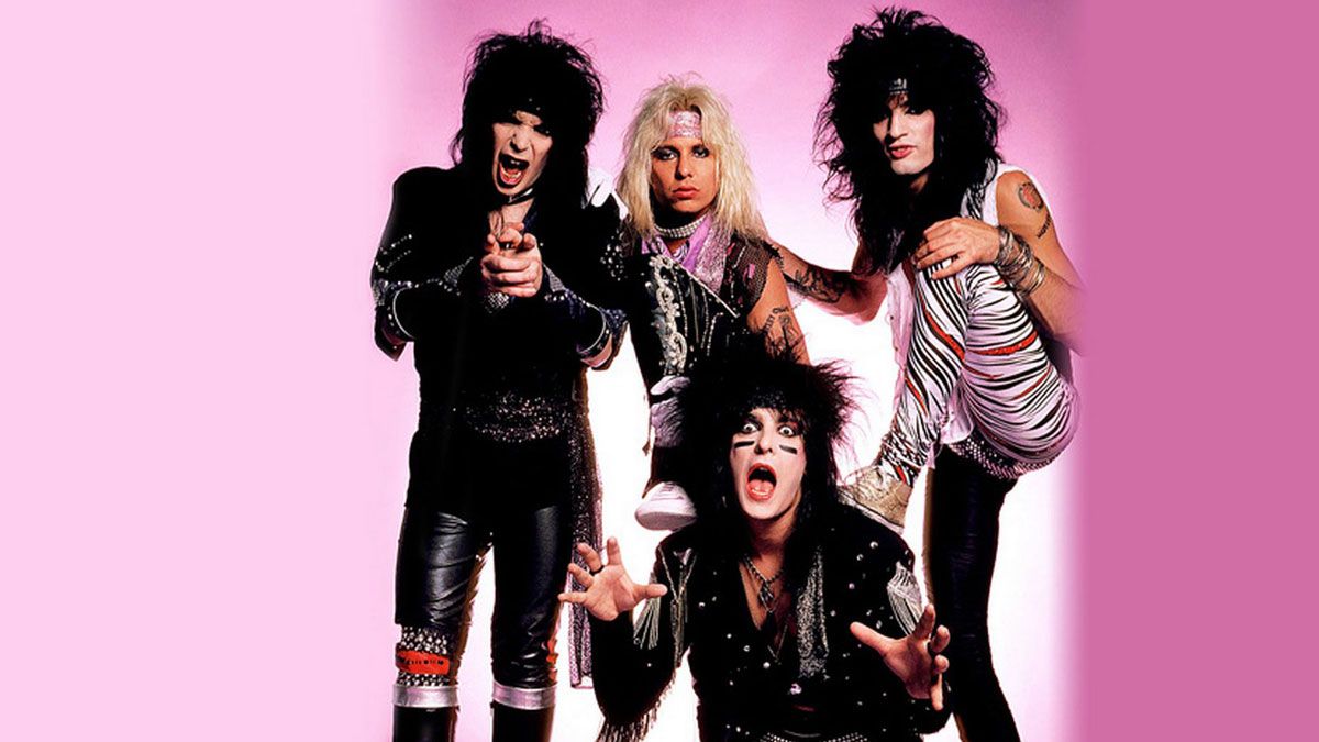 Así lucían en los 80 Mick Mars, Vince Neil, Tommy Lee y Nikki Sixx.