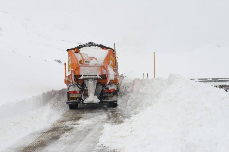 Gran nevada en la provincia de León. | MAURICIO PEÑA