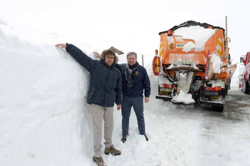 Gran nevada en la provincia de León. | MAURICIO PEÑA
