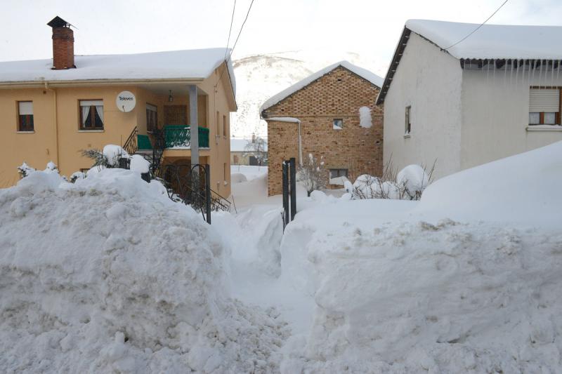 Gran nevada en la provincia de León. | MAURICIO PEÑA