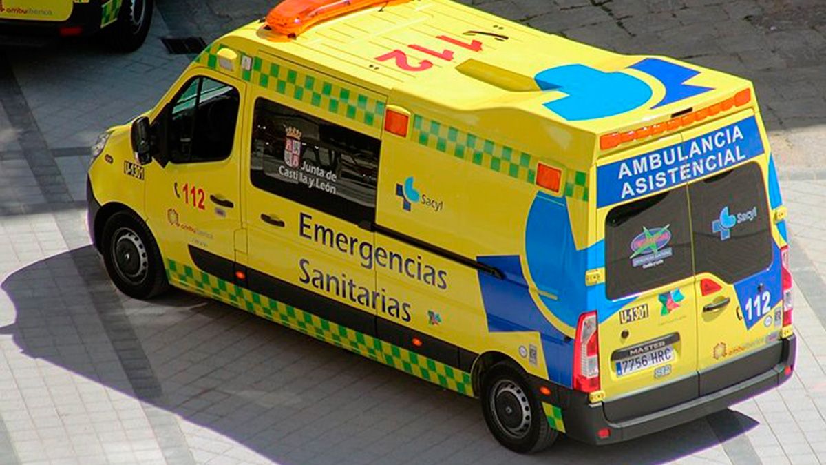 Una ambulancia de soporte vital básico de Sacyl.