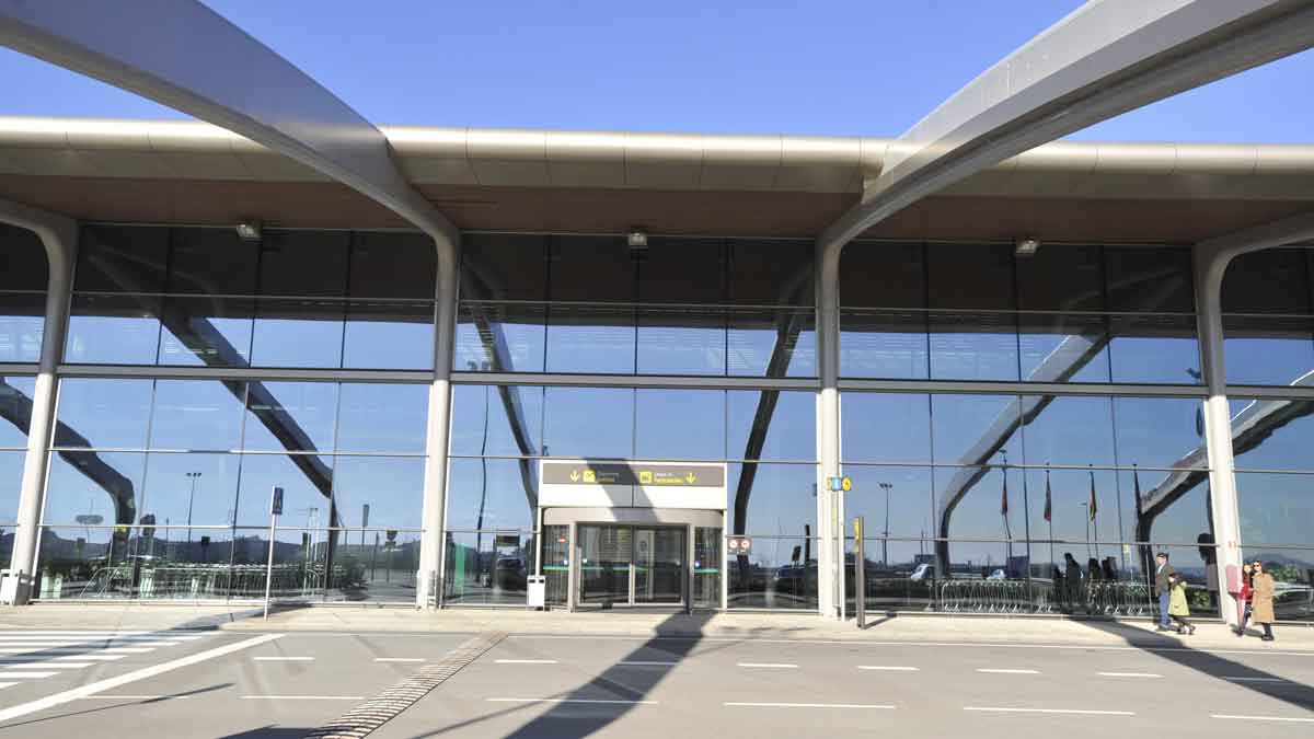 El aeropuerto de La Virgen del Camino. | DANIEL MARTÍN