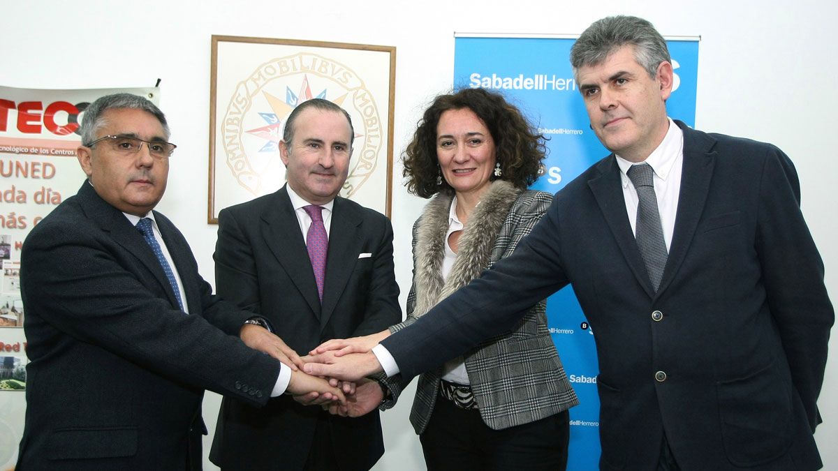 José Antonio López, Pablo Junceda, Gloria Fernández Merayo y Jorge Vega, este jueves en la firma del acuerdo. | César Sánchez (Ical) José Antonio López, Pablo Junceda, Gloria Fernández Merayo y Jorge Vega, este jueves en la firma del acuerdo. | César Sánchez (Ical)