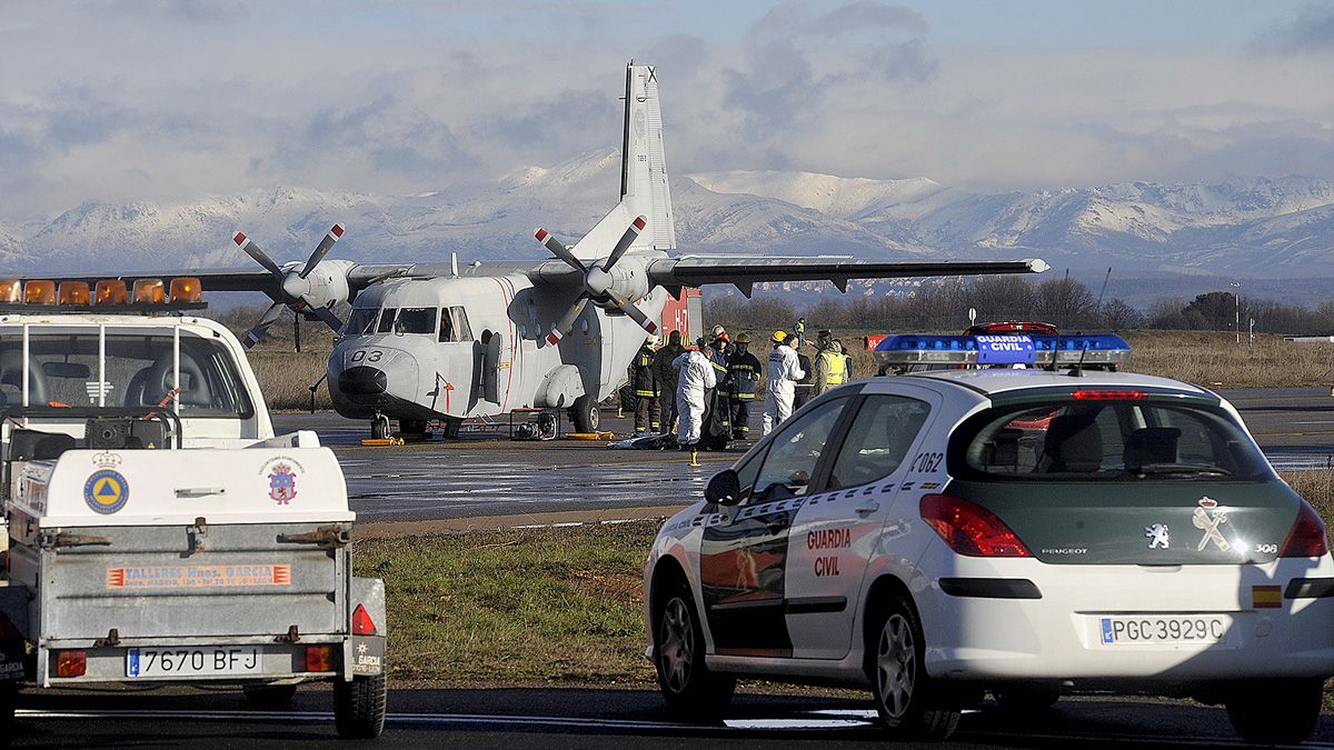 El aeródromo militar de La Virgen del Camino (León) acoge un simulacro de accidente con participación de medios externos. | DANIEL MARTÍN