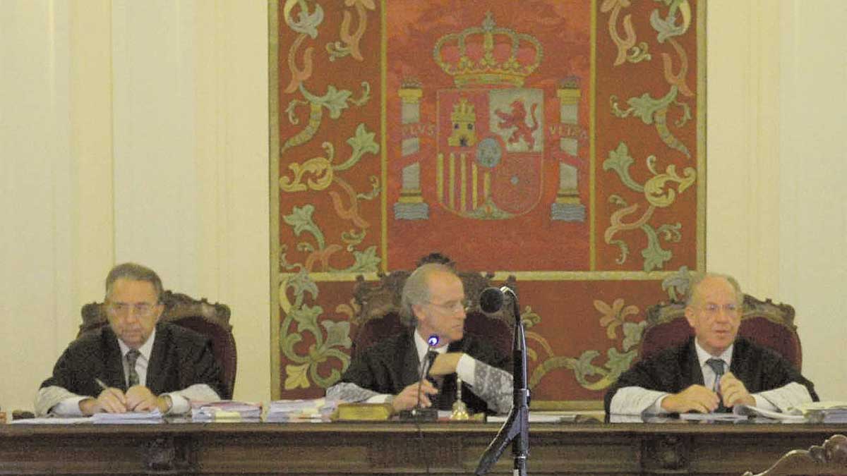 Carlos Javier Álvarez presidiendo un tribunal. | MAURICIO PEÑA