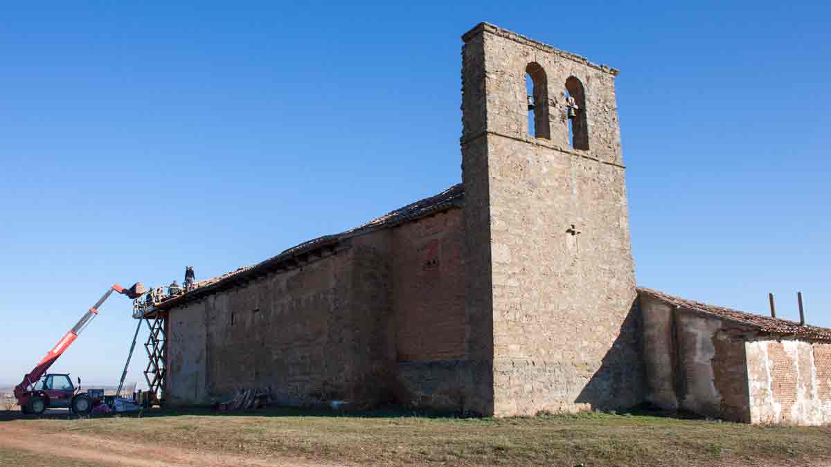 En la ermita de los Oteros se celebran dos fiestas al año, la de Santa Cruz y la del reparto del pan y el queso. | T. GIGANTO