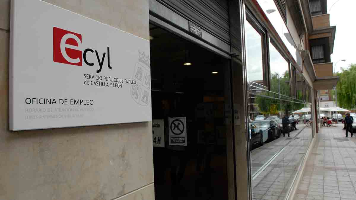 Imagen de una de las oficinas que el Ecyl tiene en la capital leonesa. | MAURICIO PEÑA