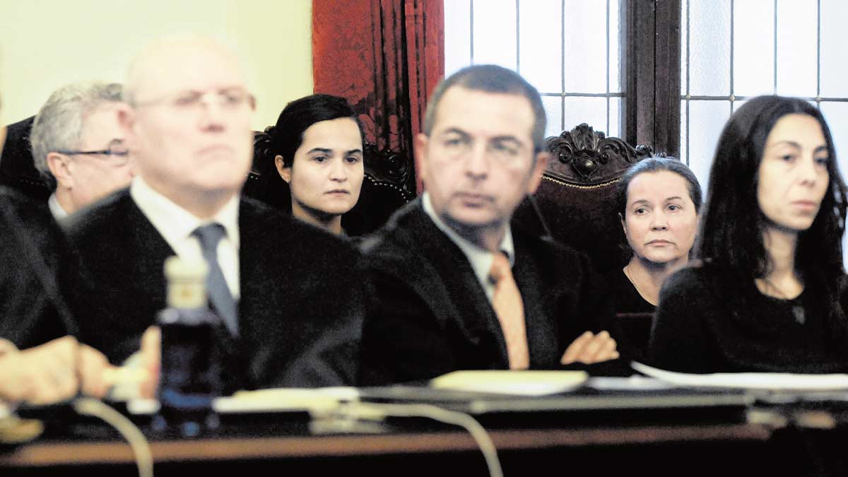 Triana Martínez, Motserrat González y Raquel Gago son las acusadas en un juicio en el que aún queda mucho por decir. | POOL /EFE/J. CASARES