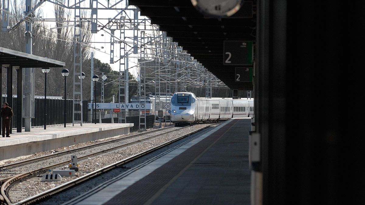 ave--trenes-mauri.jpg ave--trenes-mauri.jpg