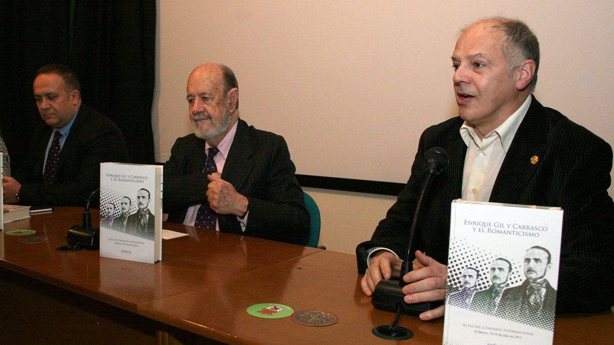 Los dos últimos libros de la Biblioteca Gil y Carrasco, presentados este viernes. | L.N.C.