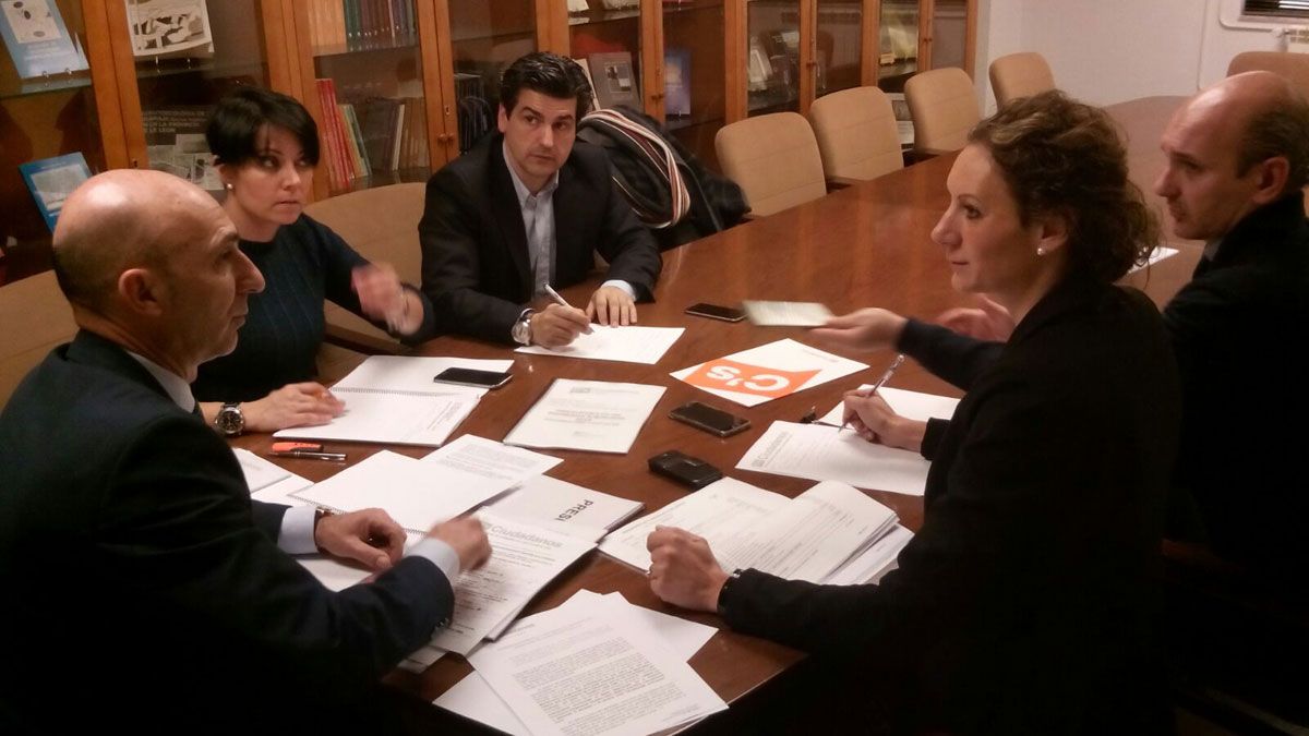 Representantes de Ciudadanos se reunieron este miércoles para plantear las enmiendas a los presupuestos de la Diputación de León. | L.N.C.