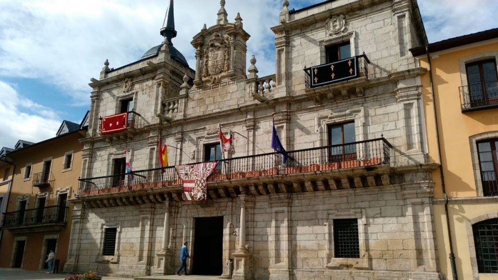 Fachada del Ayuntamiento de Ponferrada.