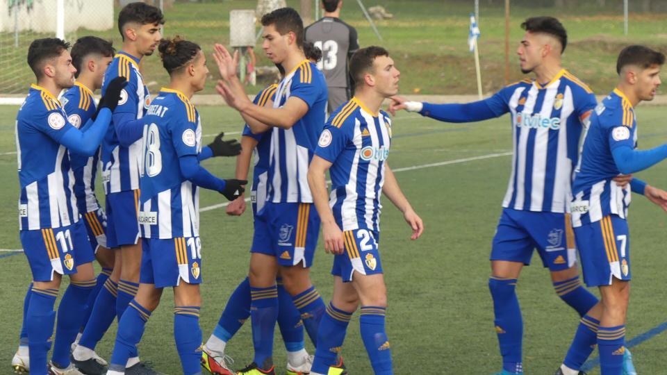 Plantilla de la Ponferradina 'B' celebrando un gol el año pasado | SDP