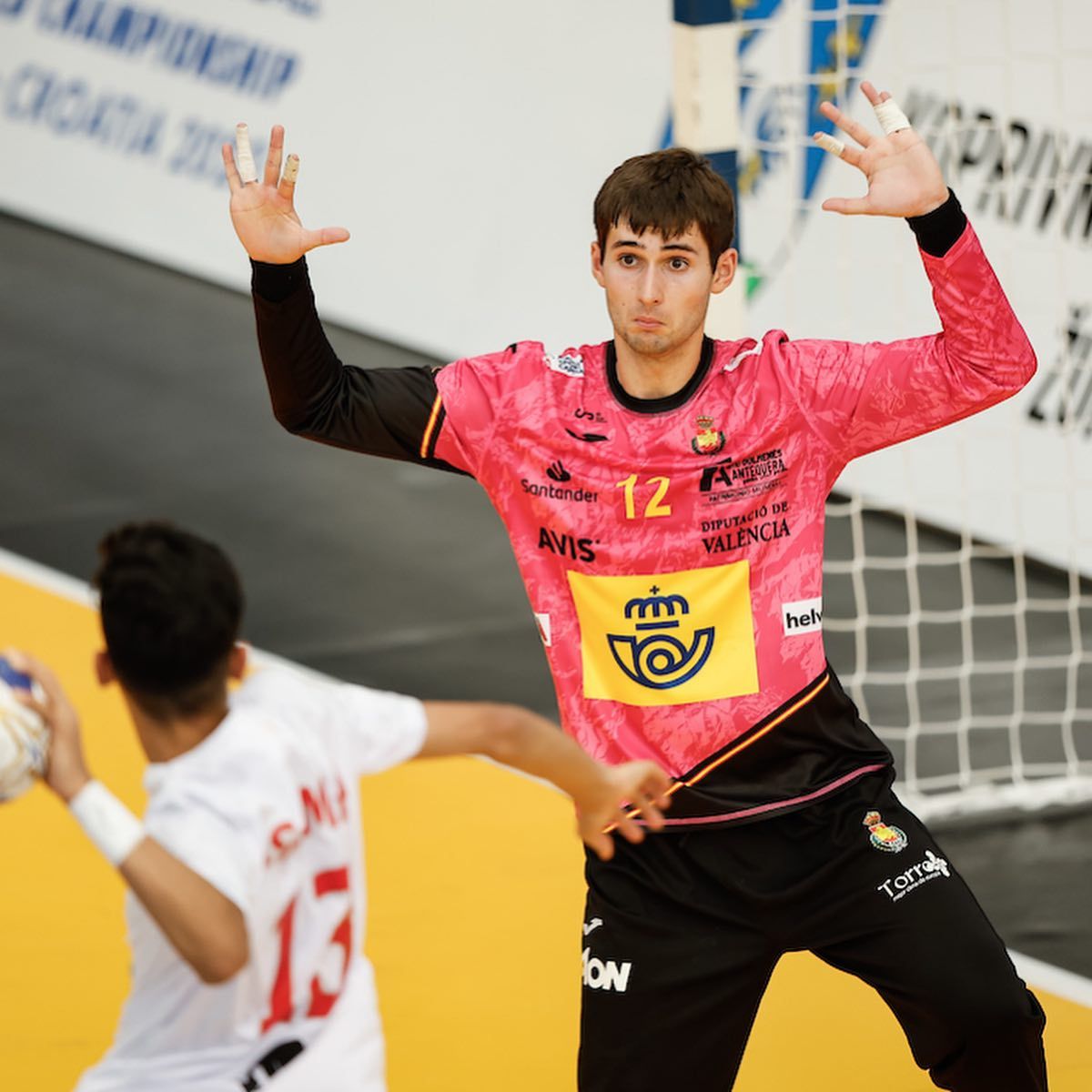 El guardameta Álvaro Pérez, durante un partido del torneo en Croacia. | IHF / KOLEKTIFF