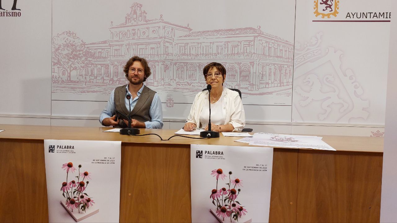 Rafael Saravia y Elena Aguado presentaron el festival en el Salón de los Reyes de San Marcelo. | L.N.C.