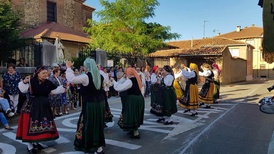 El grupo de baile tradicional de Villabalter, Tres Valles. | FACEBOOK DEL GRUPO