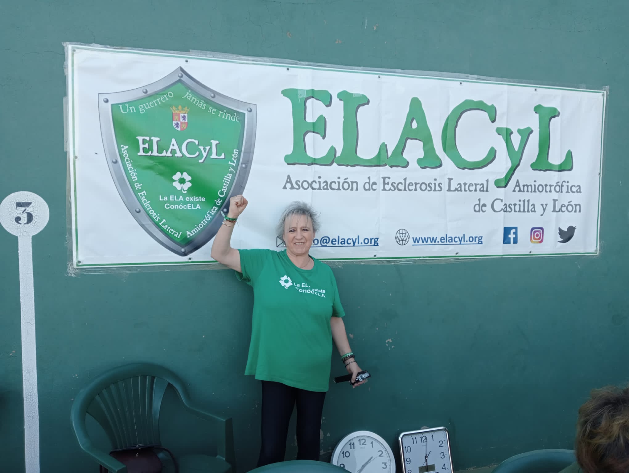 Mar Ferreras, la activa viuda de Morala, estuvo presente en el mercadillo solidario del pueblo de Toño, fiel a su legado de irreductible. | ELACYL