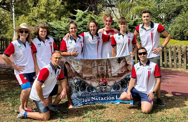 Imagen de la expedición del Club Natación León en Navia | CLUB NATACIÓN LEÓN