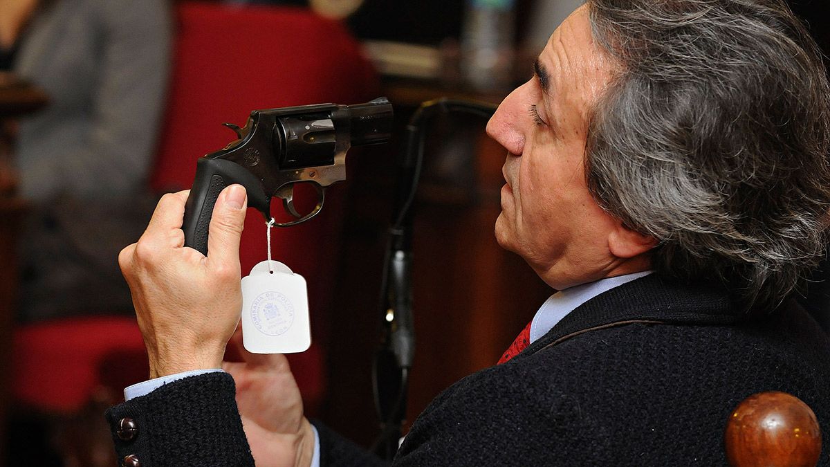 Un agente de la Policía Nacional de Madrid, durante su testificación en la decimotercera jornada del juicio por el crimen de la presidenta de la Diputación de León. | CARLOS S. CAMPILLO (ICAL)