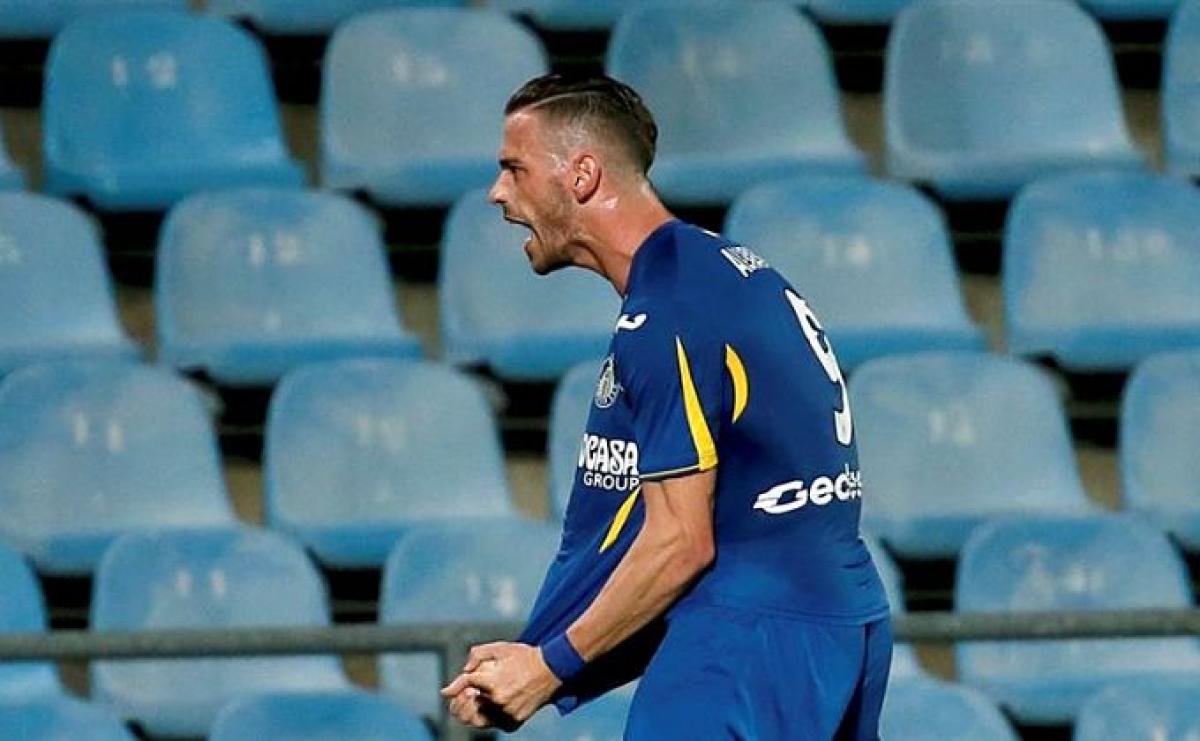 Álvaro Vázquez celebra un gol con la camiseta del Getafe.