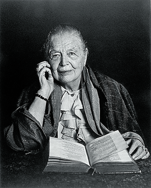 La escritora Marguerite Yourcenar.