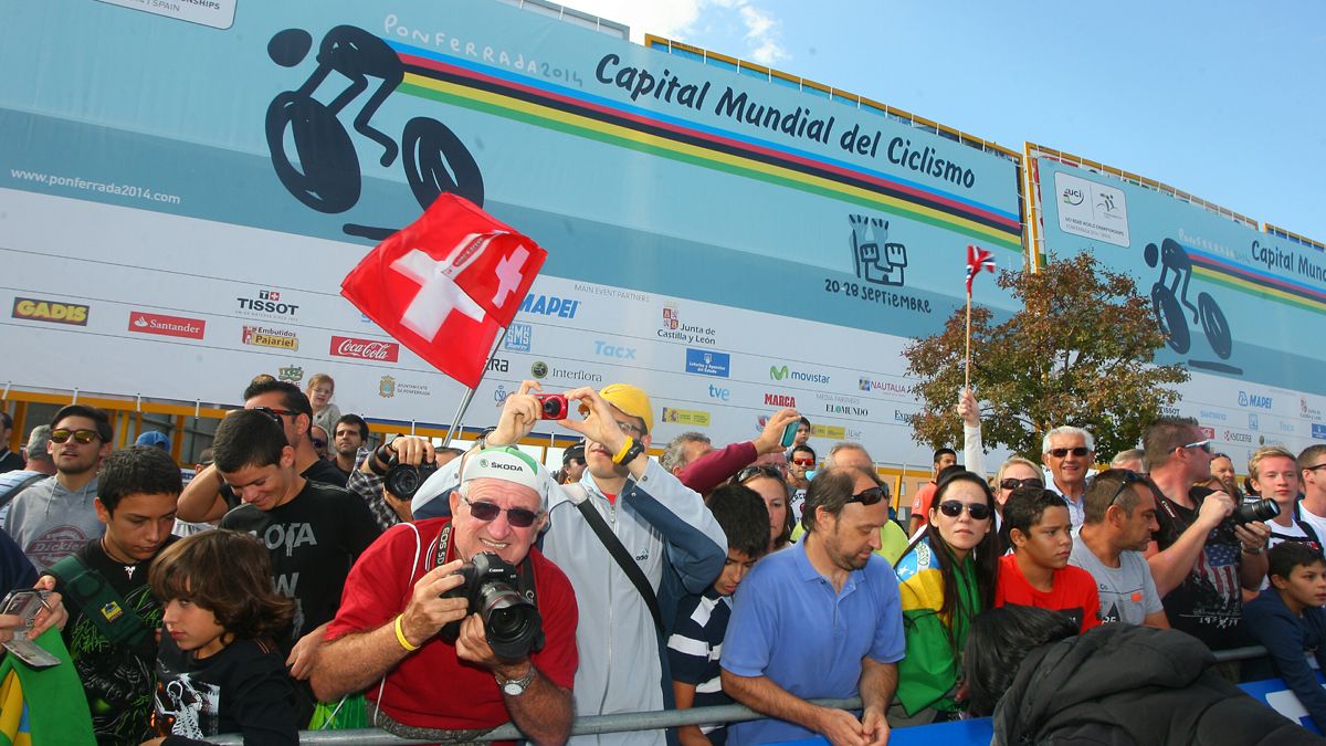 Cientos de aficionados siguieron el Mundial de Ciclismo. | CÉSAR SÁNCHEZ (ICAL)