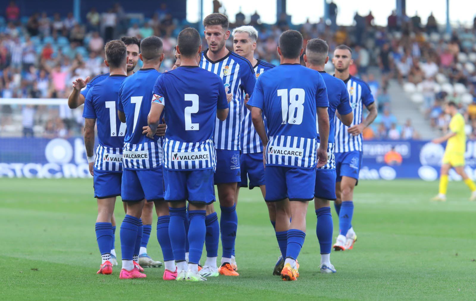 Plantilla de la Ponferradina celebrando un gol | SDP