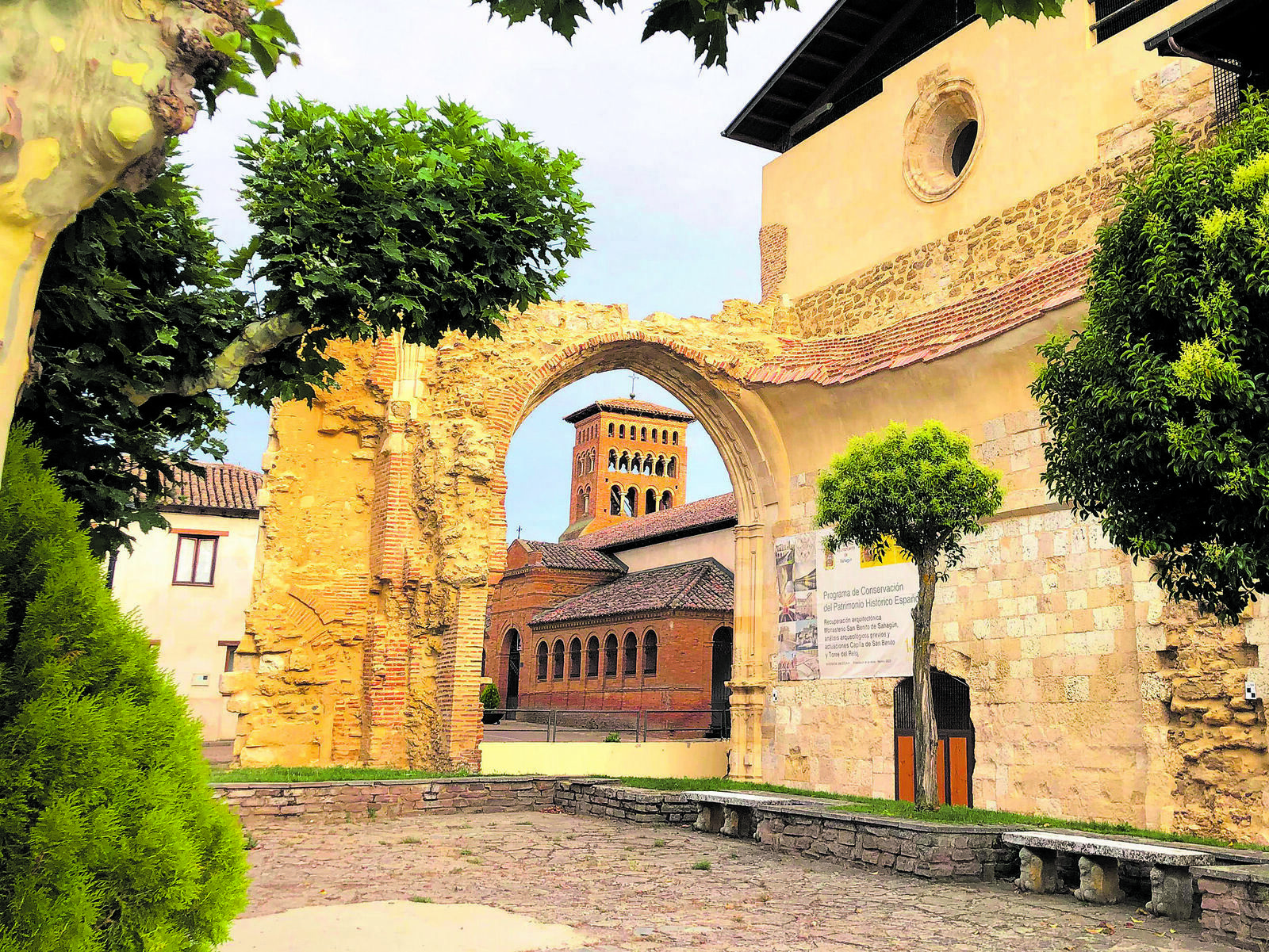 La fiesta comenzará con una romería y misa en la iglesia de San Tirso. | P. FERRERO