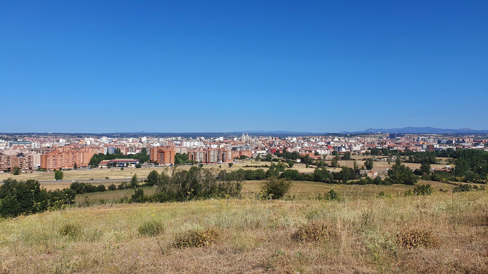 Vista de la ciudad de León. | @LEONAYTO