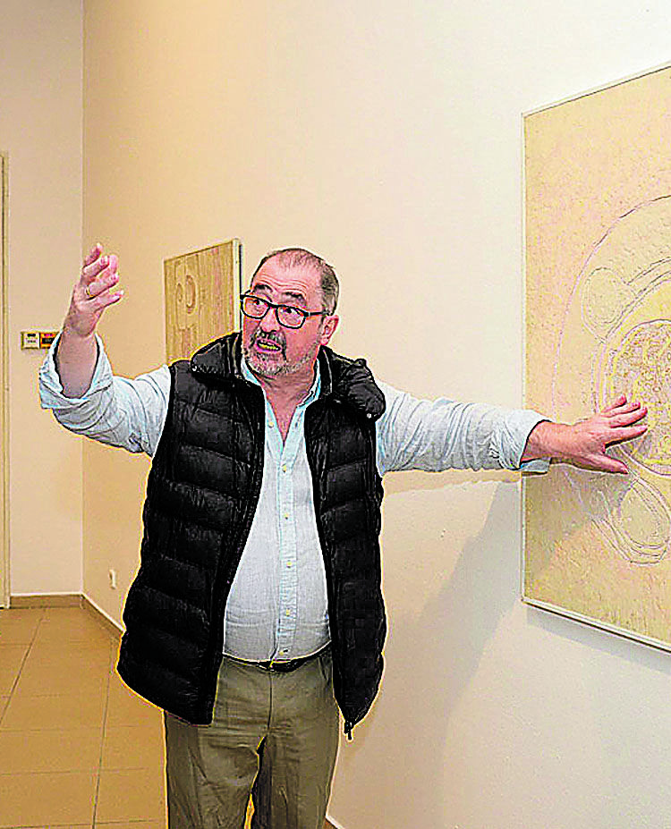 El director de arte y exposiciones del ILC, Luis García, dará el pregón de fiestas este lunes. | MAURICIO PEÑA