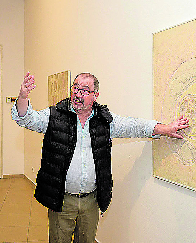 El director de arte y exposiciones del ILC, Luis García, dará el pregón de fiestas este lunes. | MAURICIO PEÑA