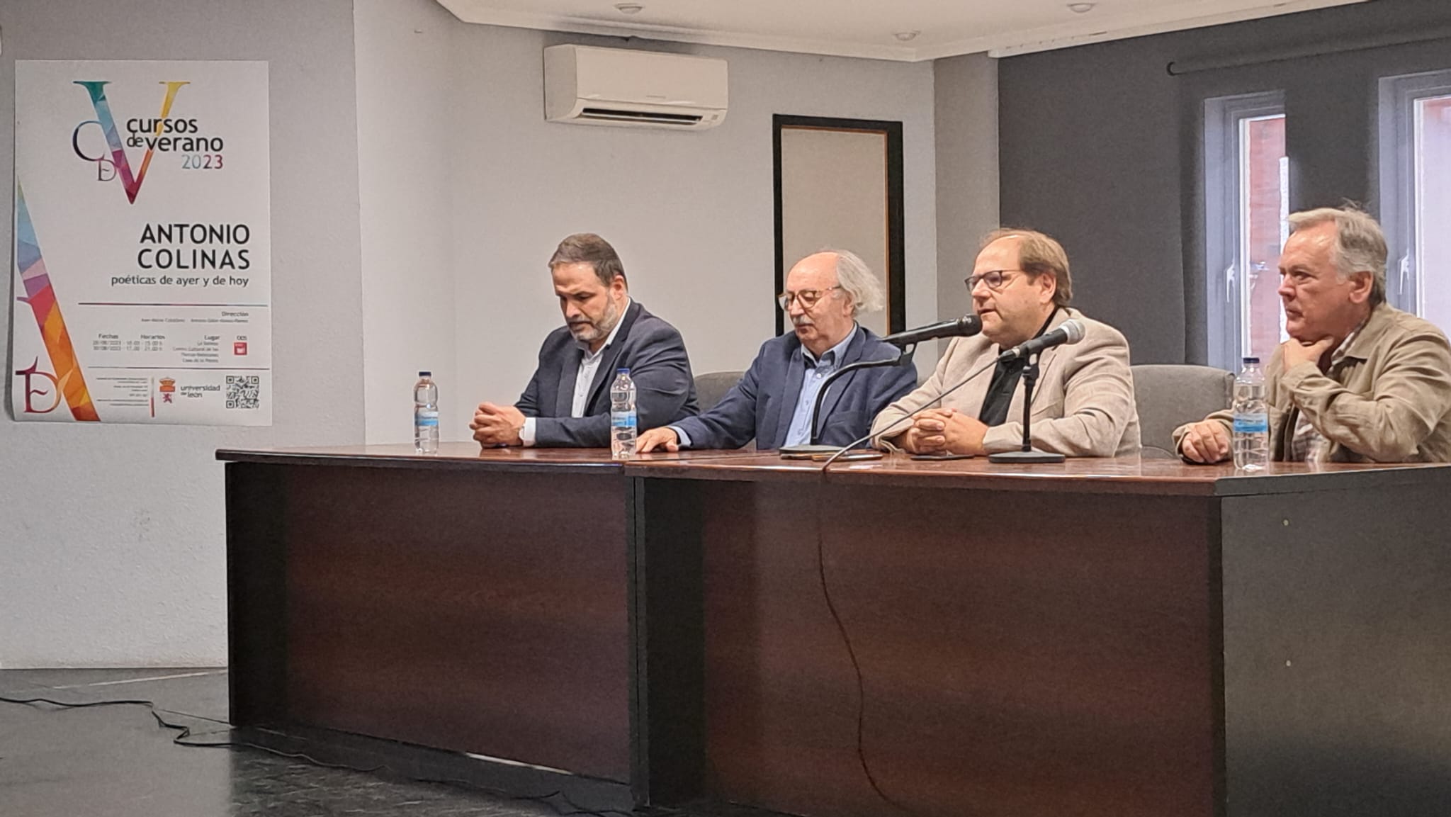 José Luis del Riego, Antonio Colinas, Javier Carrera y Juan Matas en la inauguración. | L.N.C.