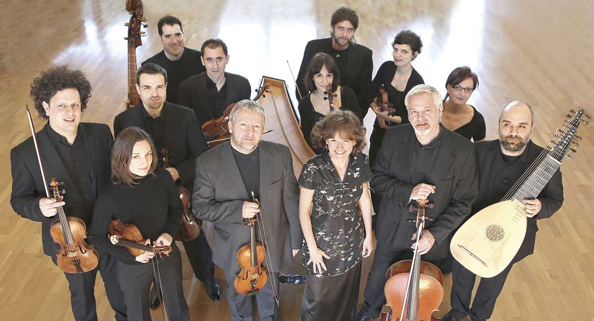 Los integrantes de la formación Europa Galalante, con el violinista Fabio Biondi al frente, ofrecen el jueves su histórica versión de ‘Las cuatro estaciones’. | CNDM