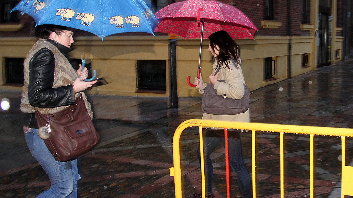 Raquel Gago a su llegada este jueves a la Audiencia Provincial. | PEIO GARCÍA (ICAL)