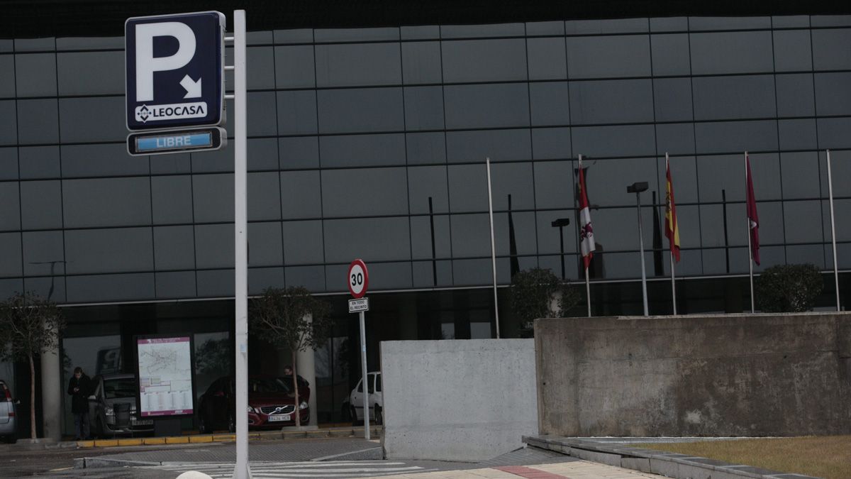 Entrada al aparcamiento subterráneo del hospital. | DANIEL MARTÍN