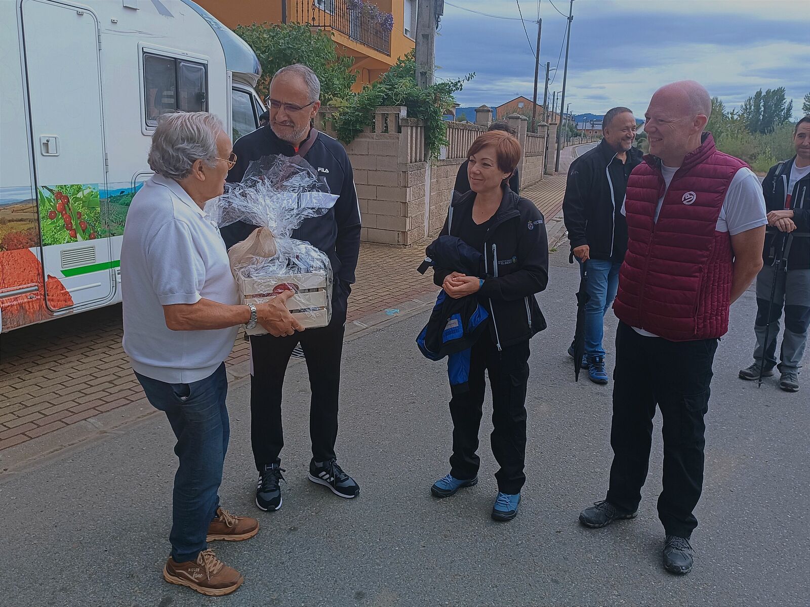 Homenaje a José Luis Prada al acabar la Ruta por la calidad. 