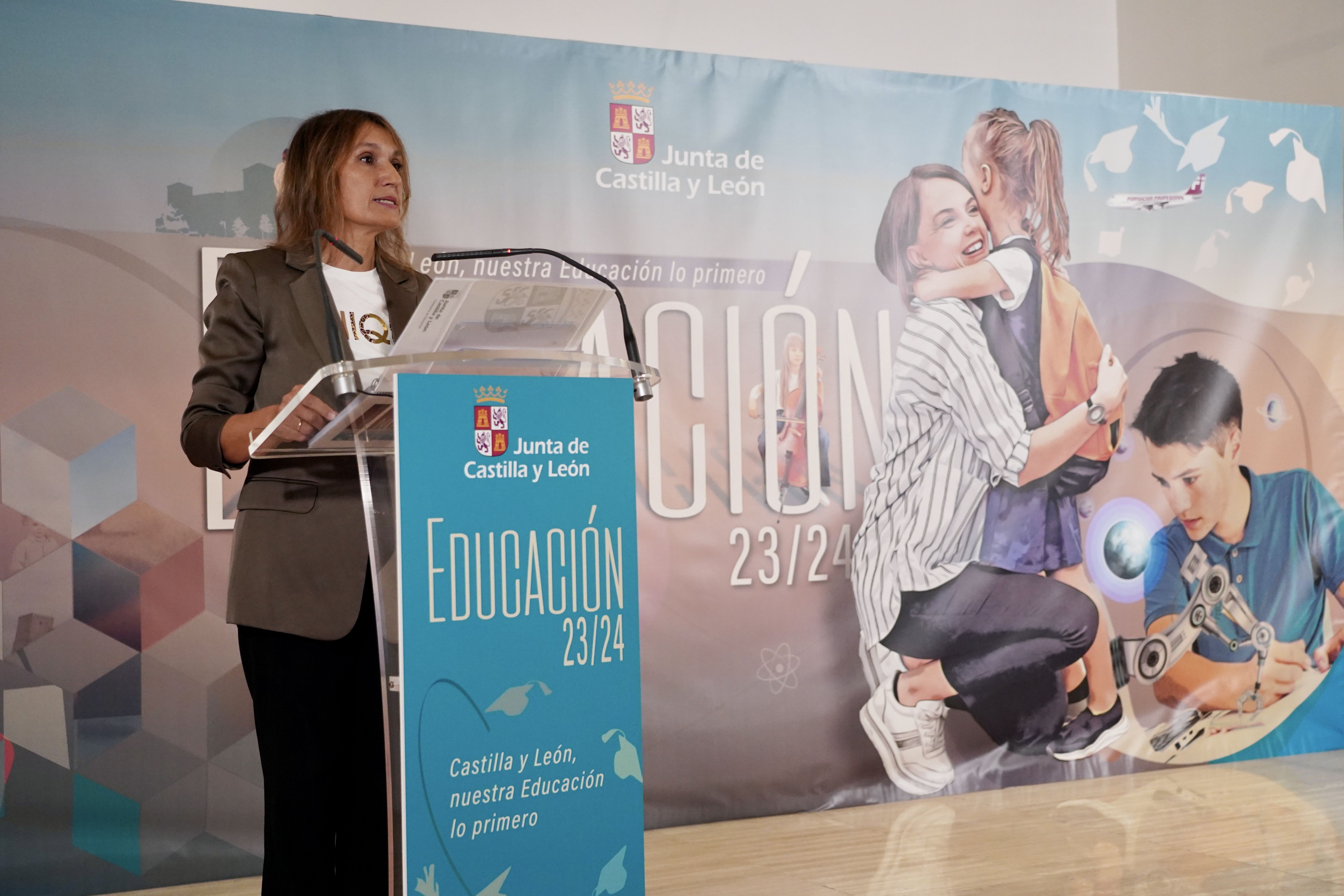 La consejera de Educación, Rocío Lucas, ha presentado el curso escolar 2023/2024. | ICAL