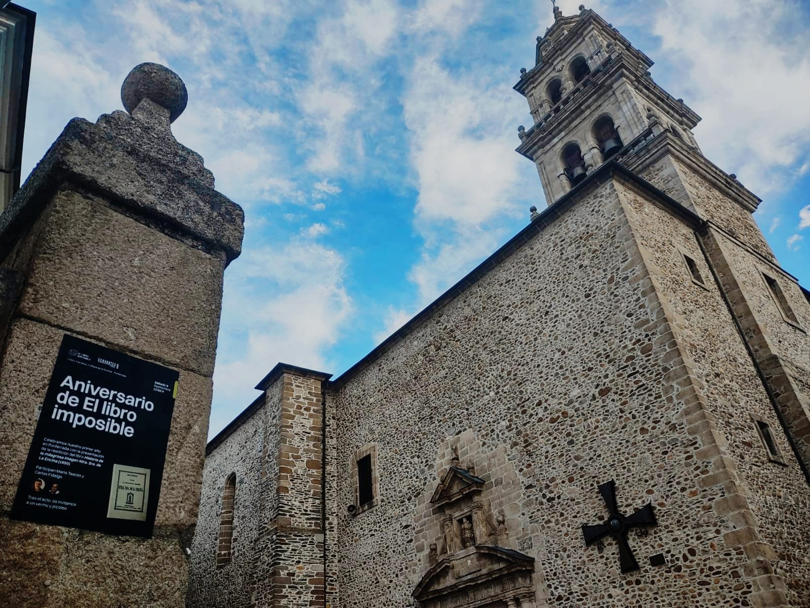 Imagen del Cartel Aniversario en la Basílica Nuestra Señora de la Encina.