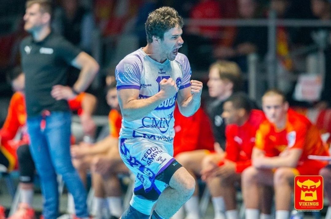 Rodrigo Pérez celebrando un gol durante un partido con el JS Cherbourg | RODRIGO PÉREZ