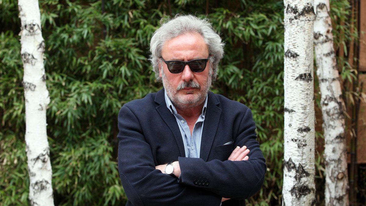 El escritor leonés Julio Llamazares opta con 'Distintas maneras de mirar el agua'. MIRIAM CHACÓN (ICAL)